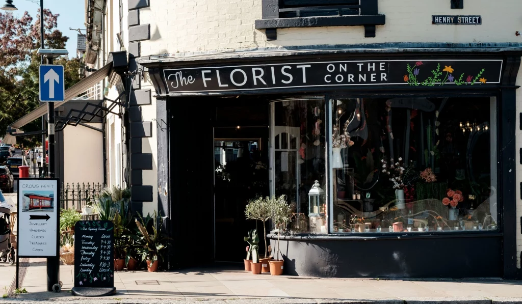 Florist on the corner. Krisztina Papp.